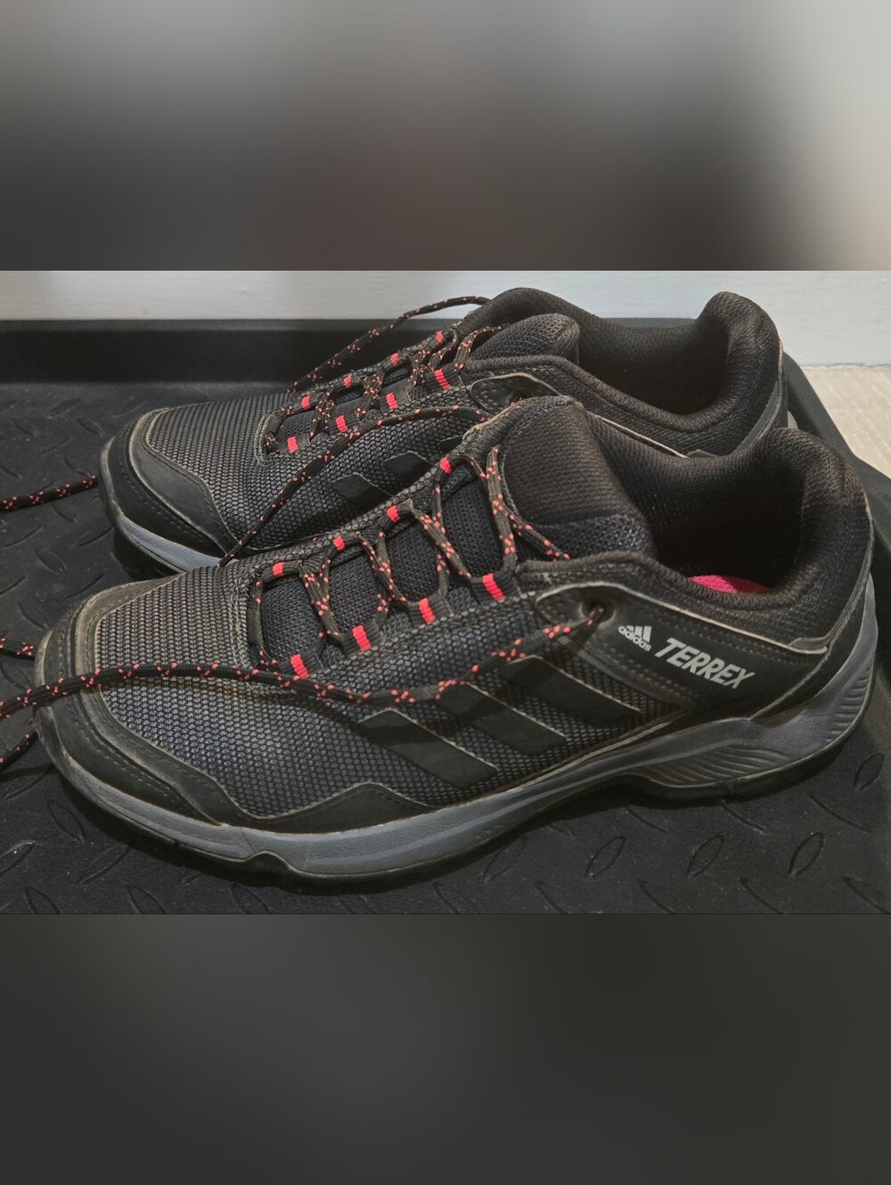 adidas TERREX Women’s Trail Running Shoes with Fuchsia Accents - Sz 6.5